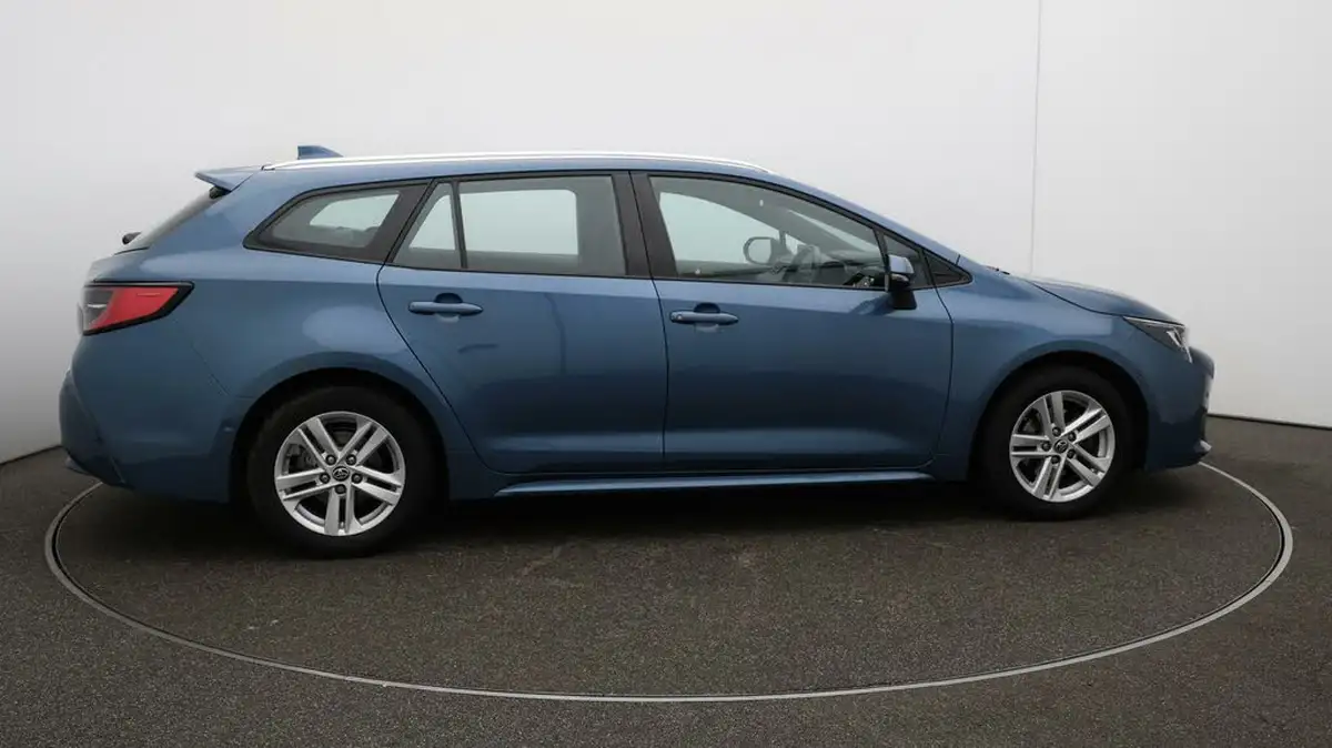 2022-toyota-corolla-18-vvt-i-icon-tech-spare-wheel-touring-sports-5d-big-48