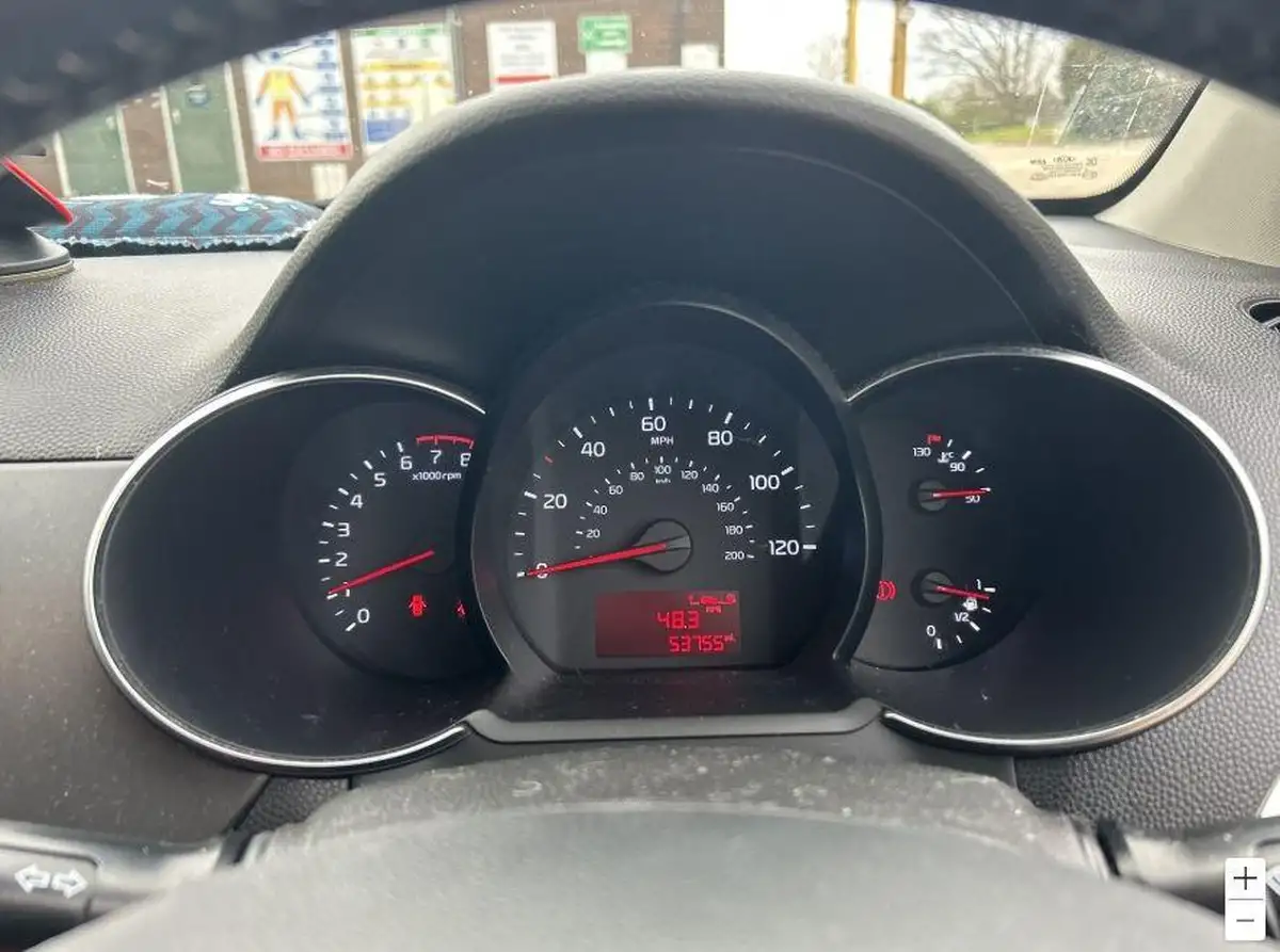 2015-kia-picanto-10-sr7-5d-big-4