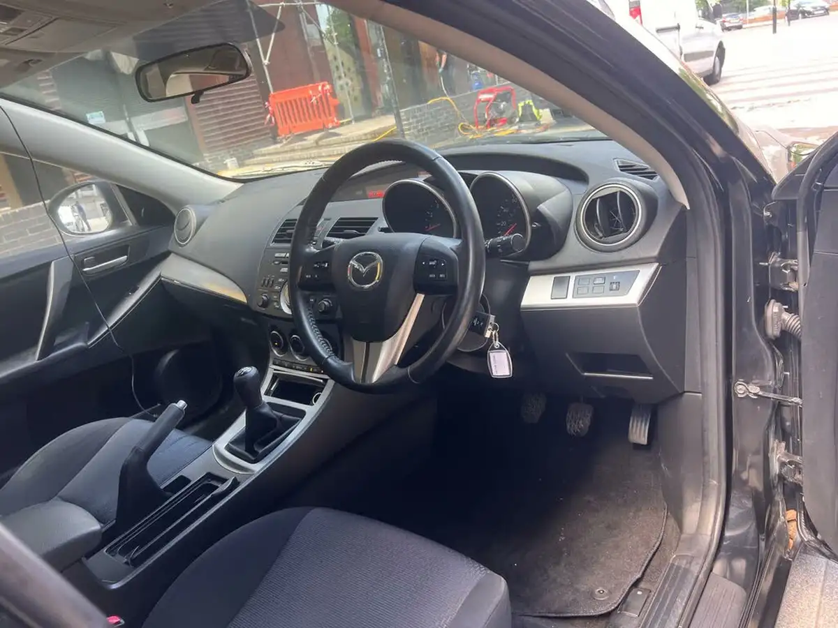 2009-mazda-mazda3-16-ts-hatchback-5d-big-9