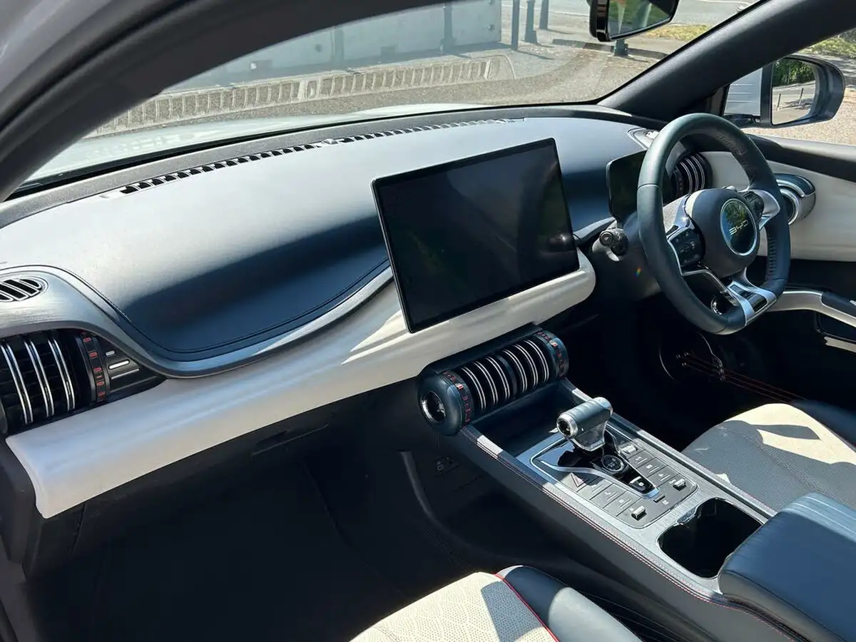2024-byd-atto-3-e-design-big-16