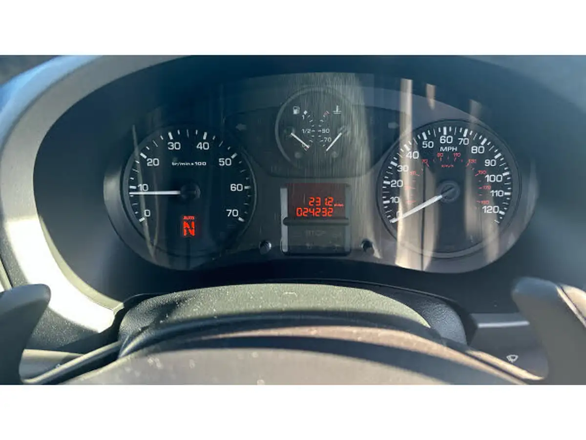 2016-citroen-berlingo-16bluehdi-multispace-flair-102ps-ss-etg6-big-17