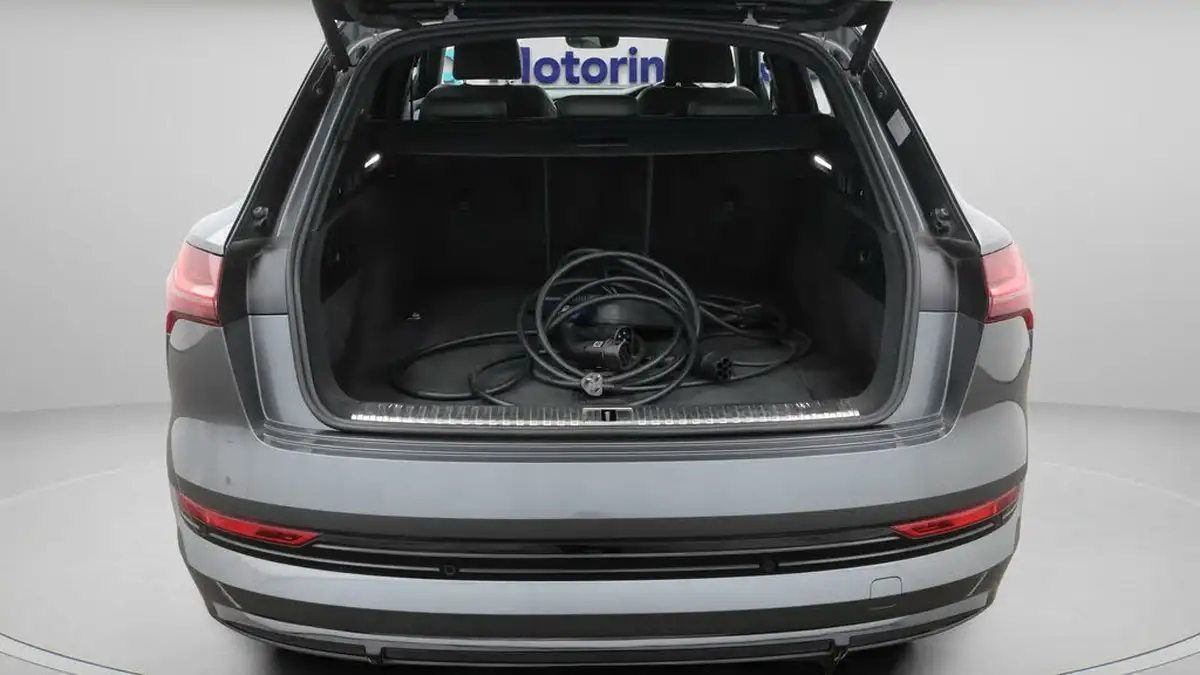 2022-audi-e-tron-50e-black-edition-station-wagon-big-17