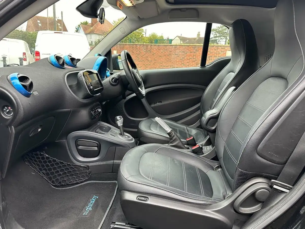 2018-smart-fortwo-eq-edition-nightsky-coupe-big-7