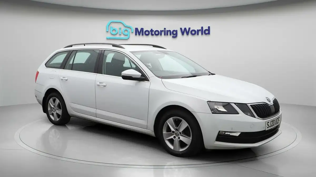 2020-skoda-octavia-16tdi-se-technology-estate-big-1