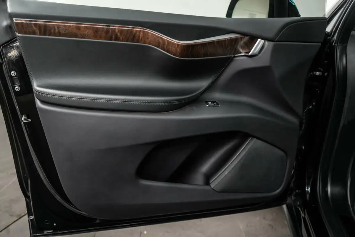 2020-tesla-model-x-e-long-range-big-8