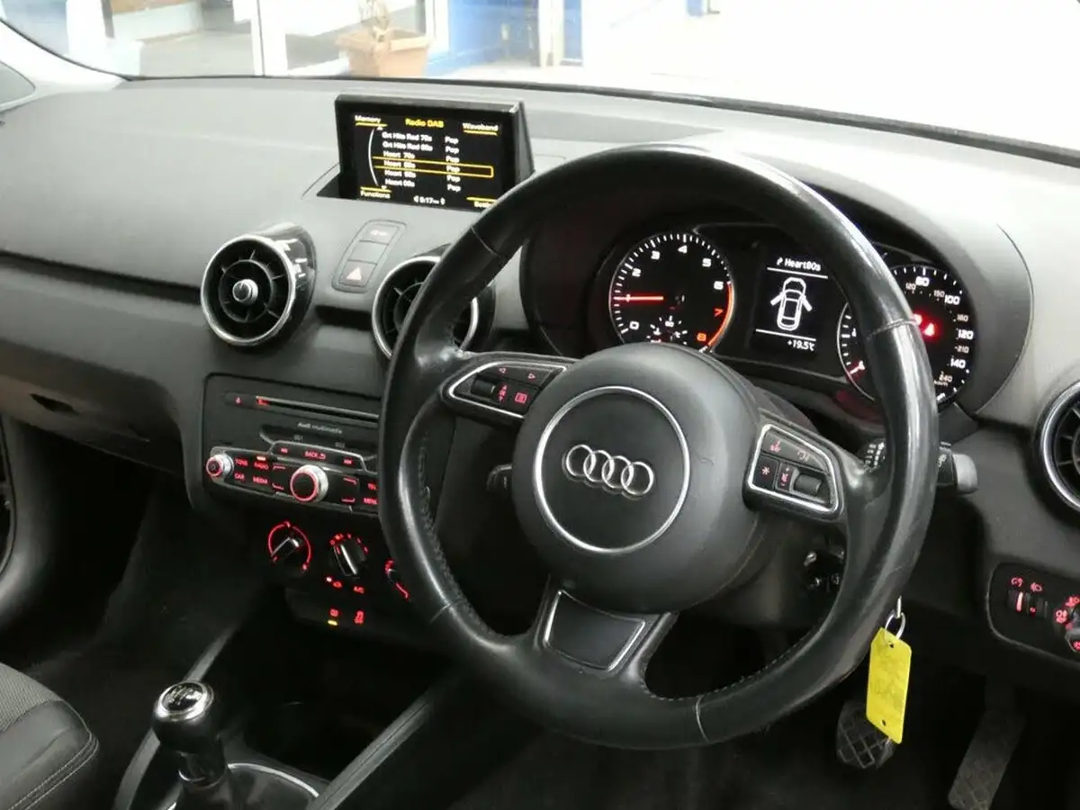 2017-audi-a1-10-tfsi-sport-hatchback-3d-big-42