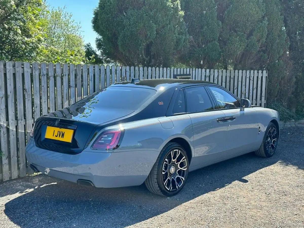2023-rolls-royce-ghost-675-black-badge-big-11