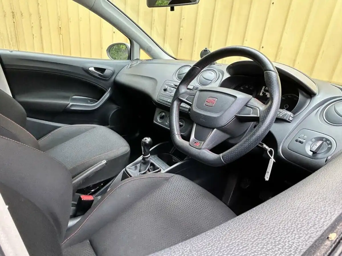 2014-seat-ibiza-12-fr-105ps-hatchback-5d-big-7