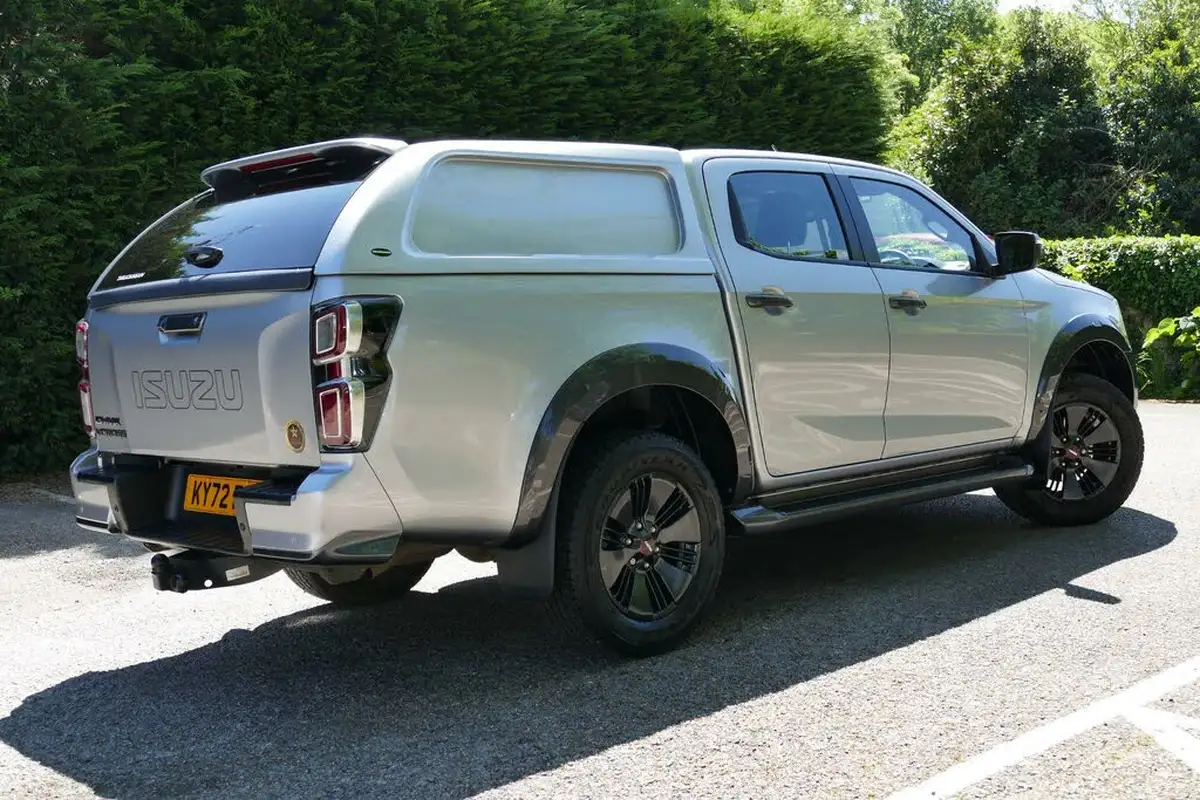 2022-isuzu-d-max-19td-v-cross-pick-up-big-3