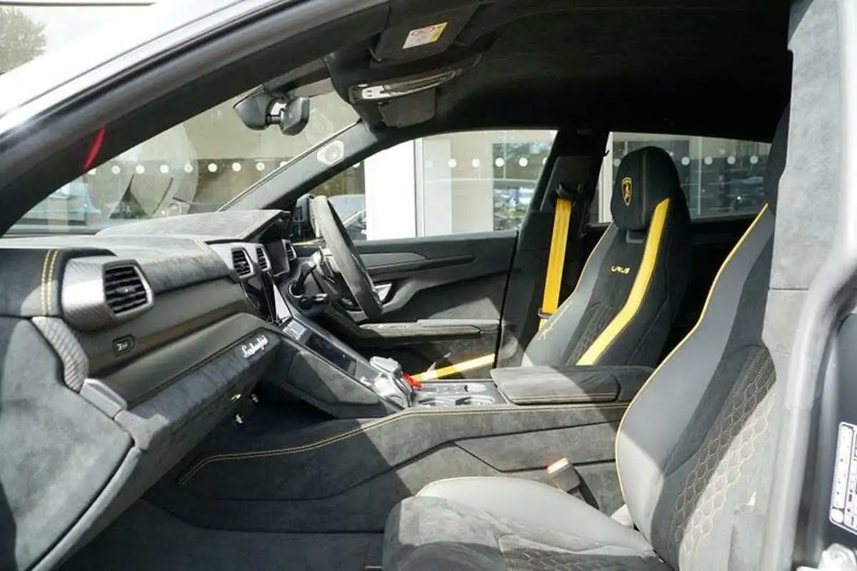 2023-lamborghini-urus-40-no-trim-big-6