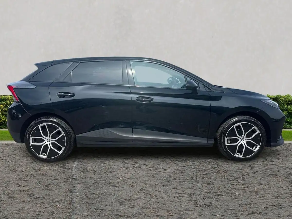 2025-mg-mg4-e-trophy-ev-245ps-extended-big-1
