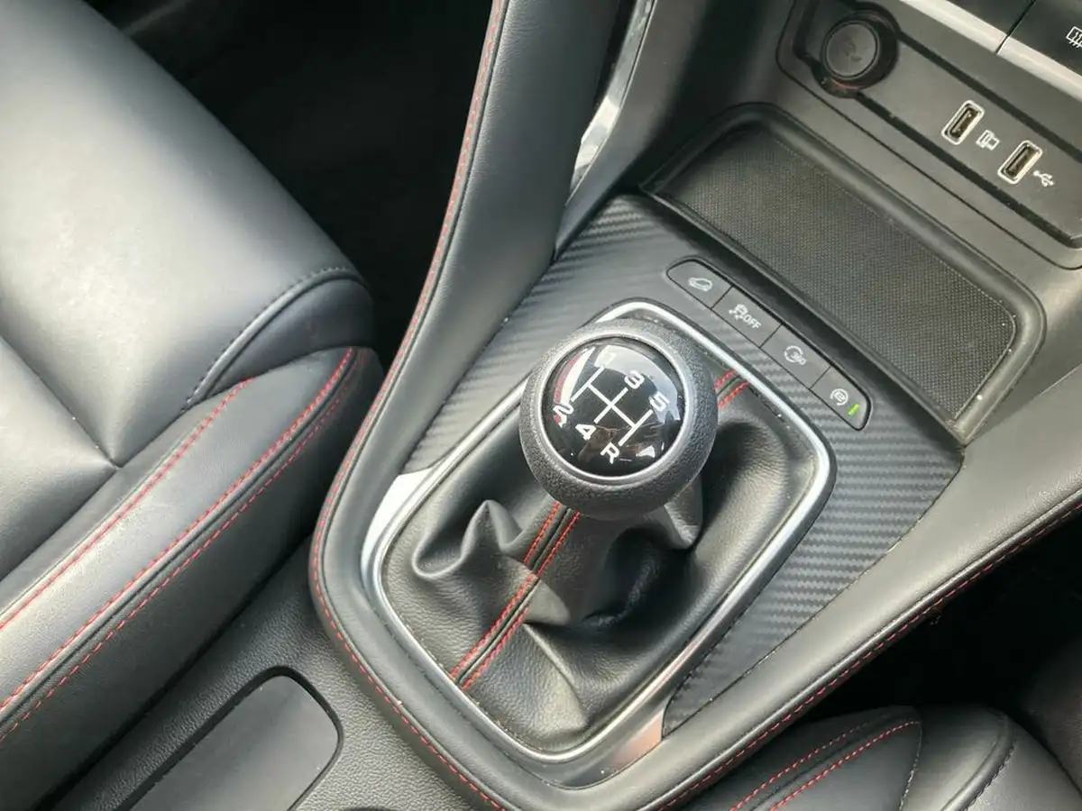 2022-mg-zs-suv-15-vti-tech-exclusive-big-19