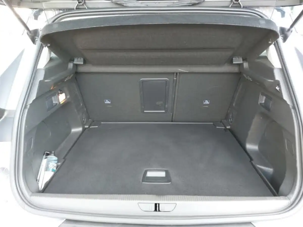 2021-vauxhall-grandland-x-12-sri-nav-big-7
