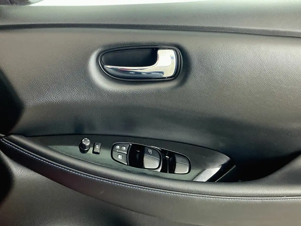 2019-nissan-leaf-e-n-connecta-big-12