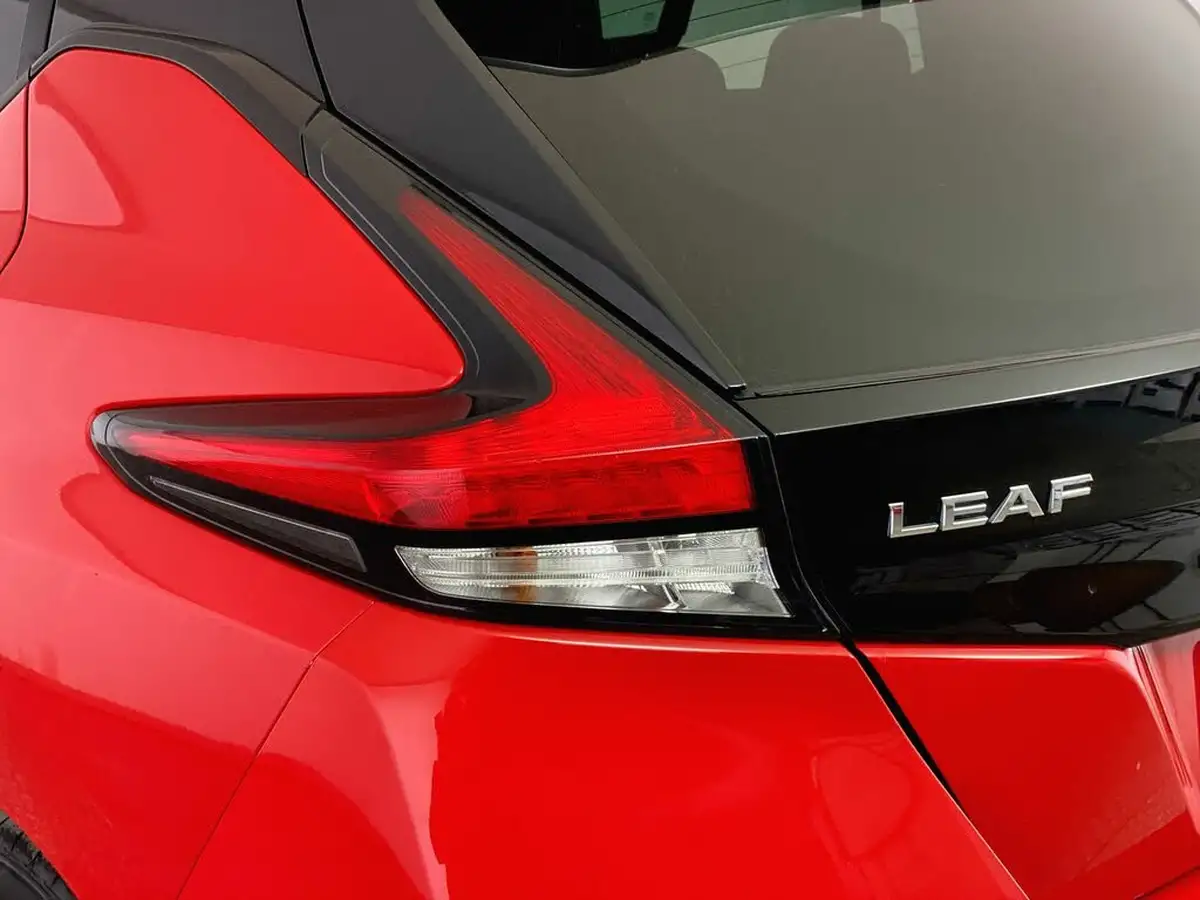 2019-nissan-leaf-e-n-connecta-big-36