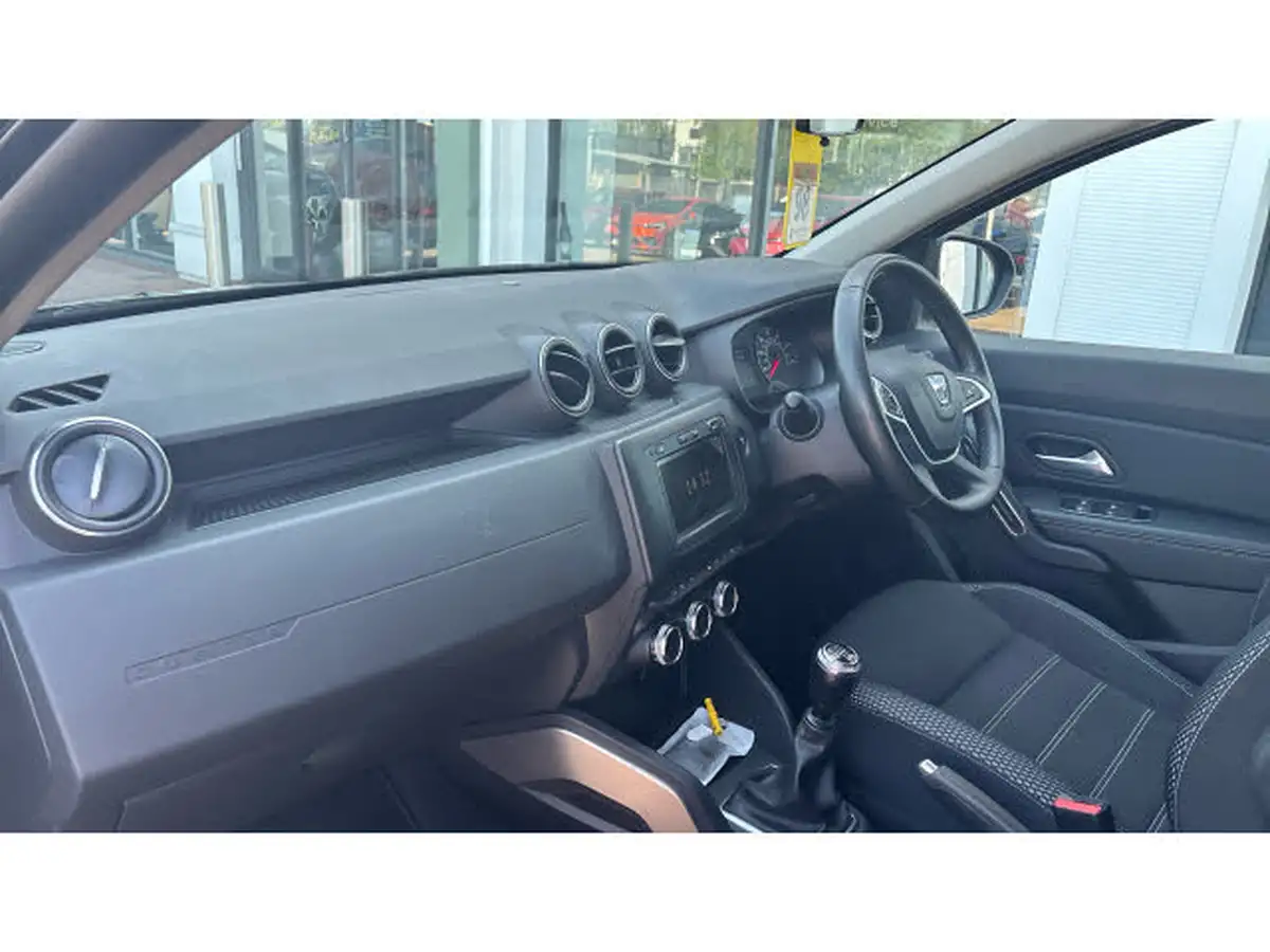 2019-dacia-duster-13-tce-prestige-150bhp-4x4-1333cc-big-8