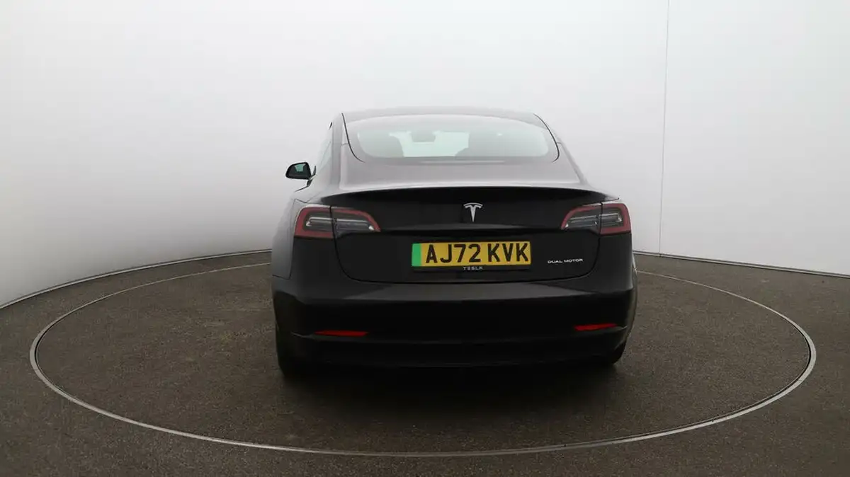 2022-tesla-model-3-e-long-range-big-58