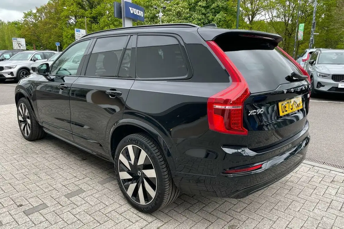 2023-volvo-xc90-20-t8-plus-big-10