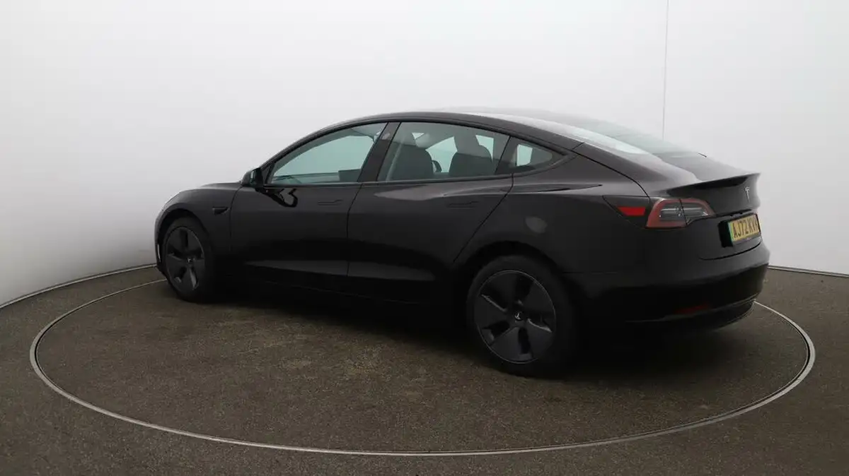 2022-tesla-model-3-e-long-range-big-34