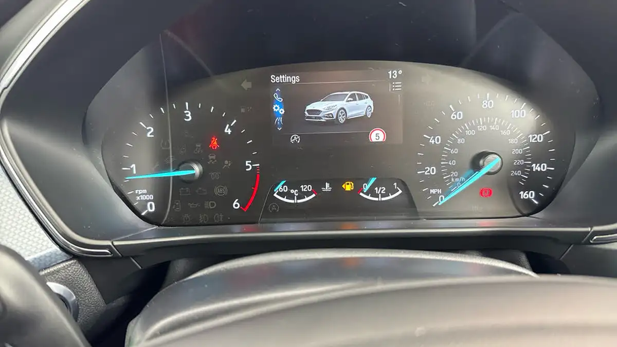 2019-ford-focus-20-active-x-estate-big-12