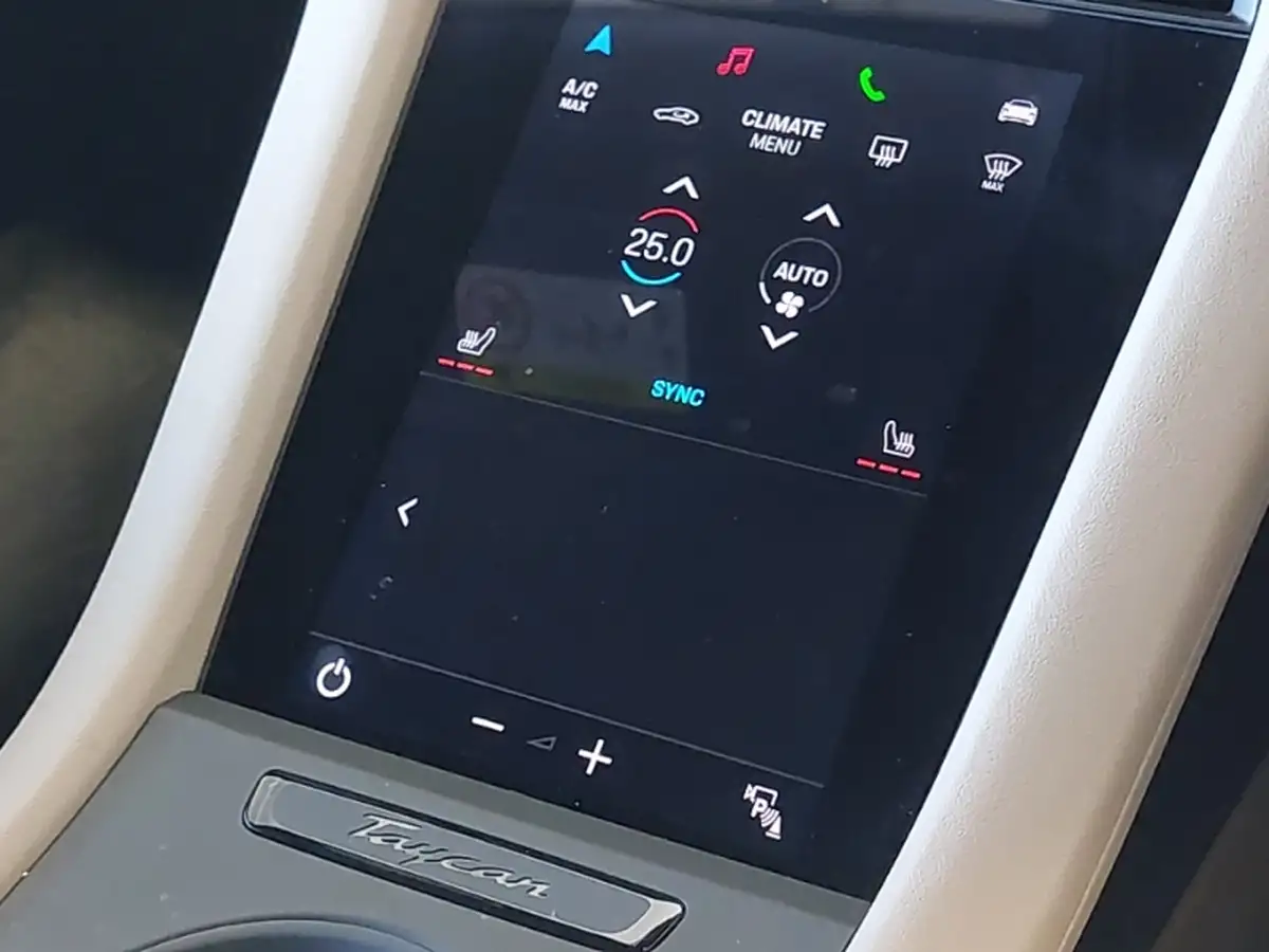 2019-ds-ds-7-crossback-16-puretech-prestige-225ps-big-12