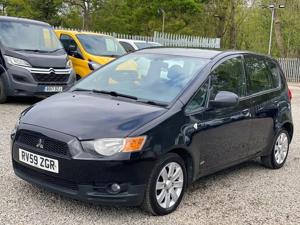 2009-mitsubishi-colt-13-clear-tec-5d-big-2