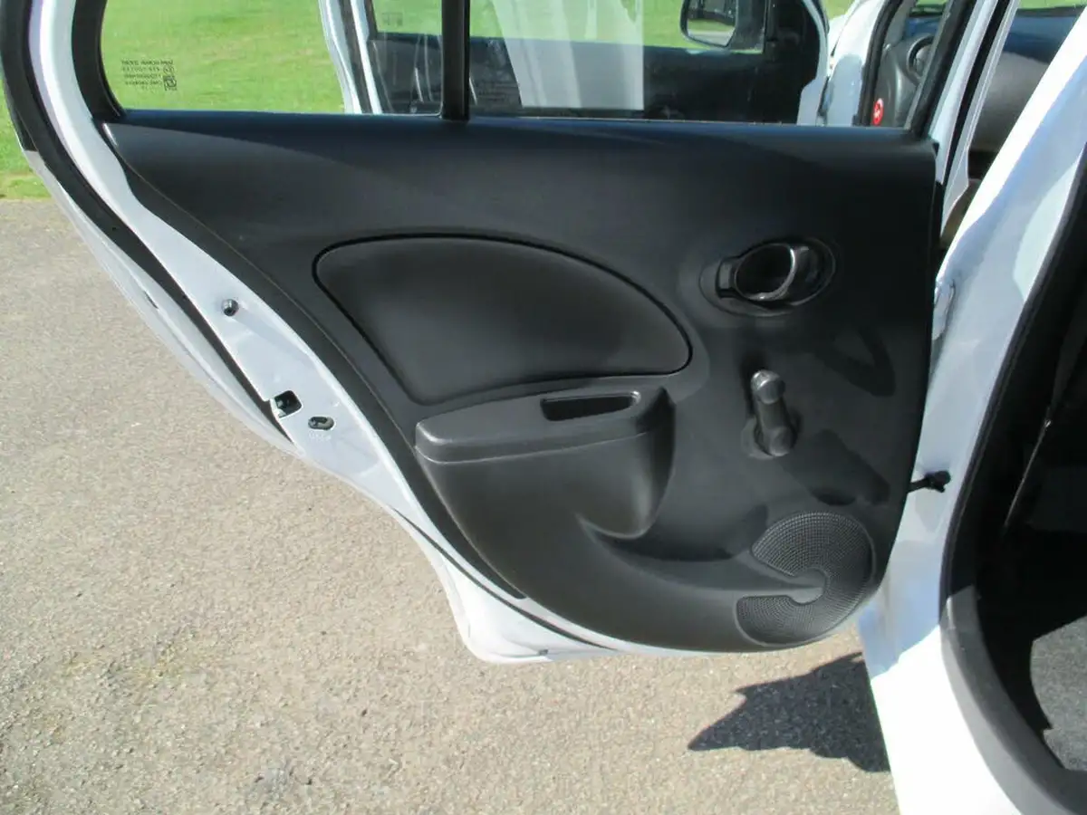 2013-nissan-micra-12-30th-anniversary-big-41