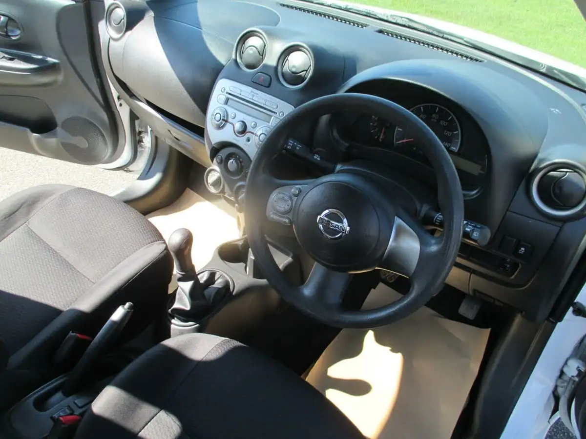2013-nissan-micra-12-30th-anniversary-big-17