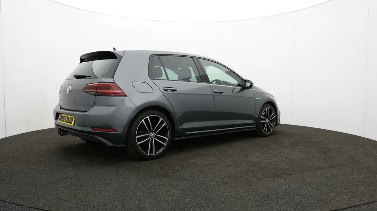 2017-volkswagen-golf-20tdi-gtd-ss-hatchback-5d-big-32