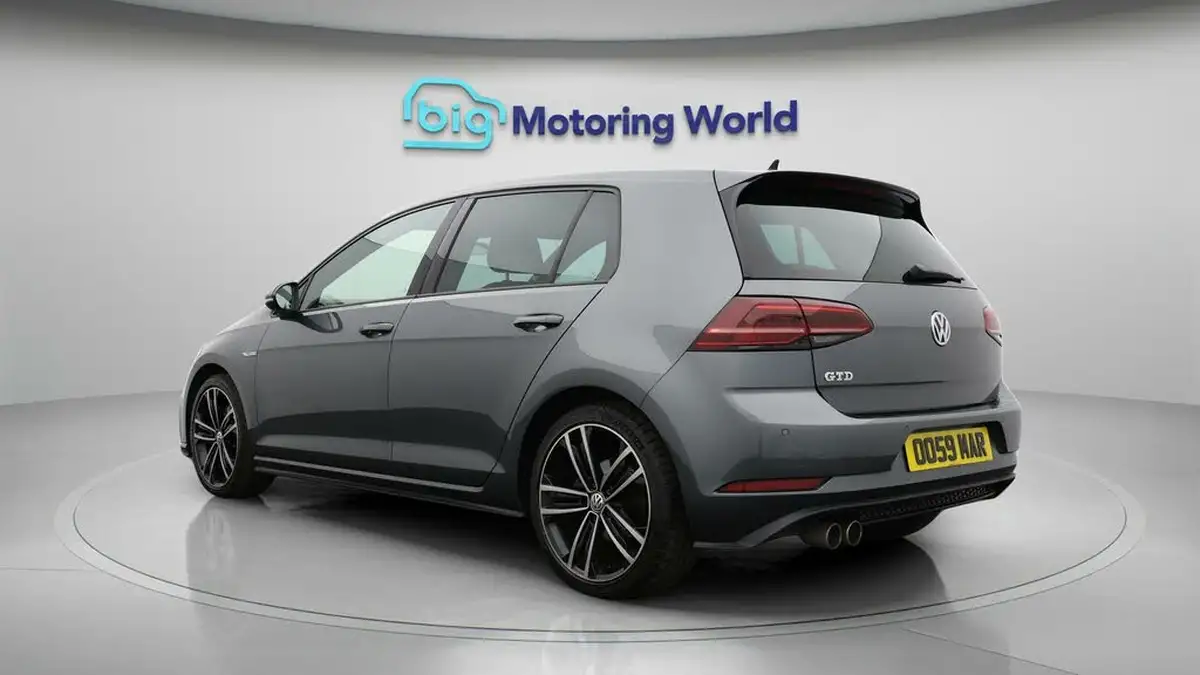2017-volkswagen-golf-20tdi-gtd-ss-hatchback-5d-big-4