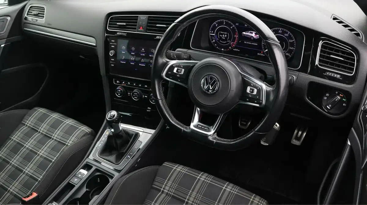 2017-volkswagen-golf-20tdi-gtd-ss-hatchback-5d-big-8