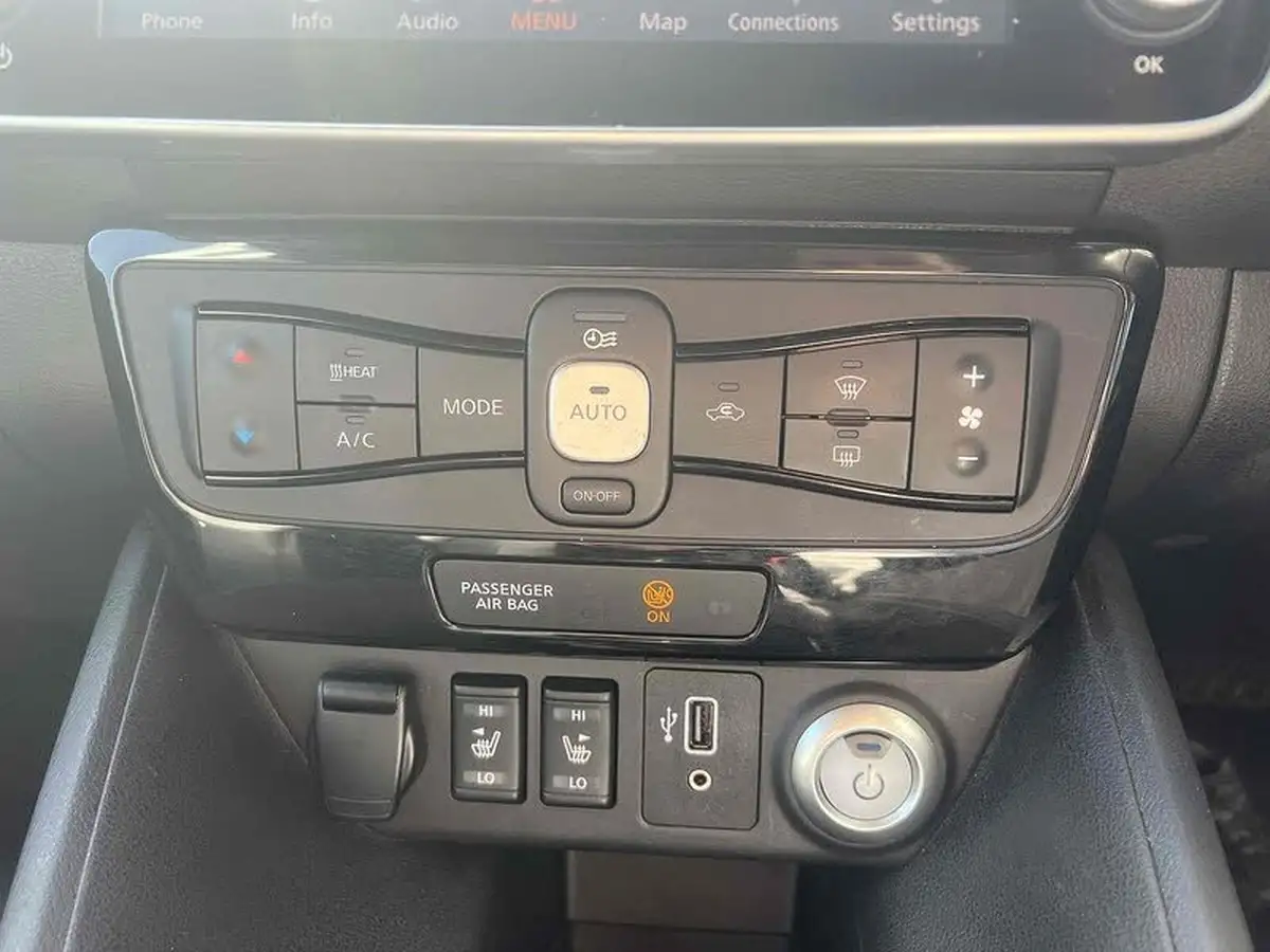 2021-nissan-leaf-e-tekna-big-40