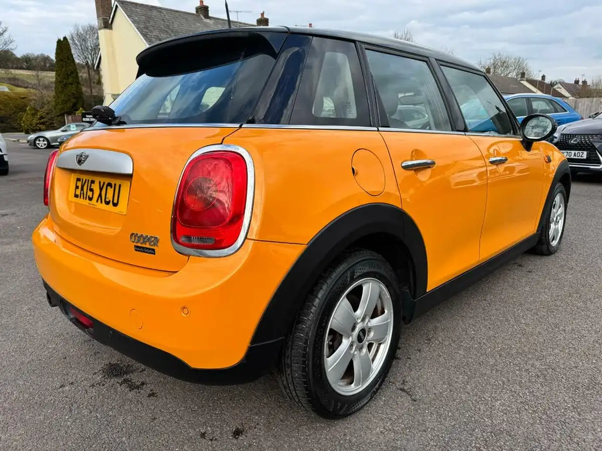 2015-mini-cooper-15-cooper-5d-auto-big-3
