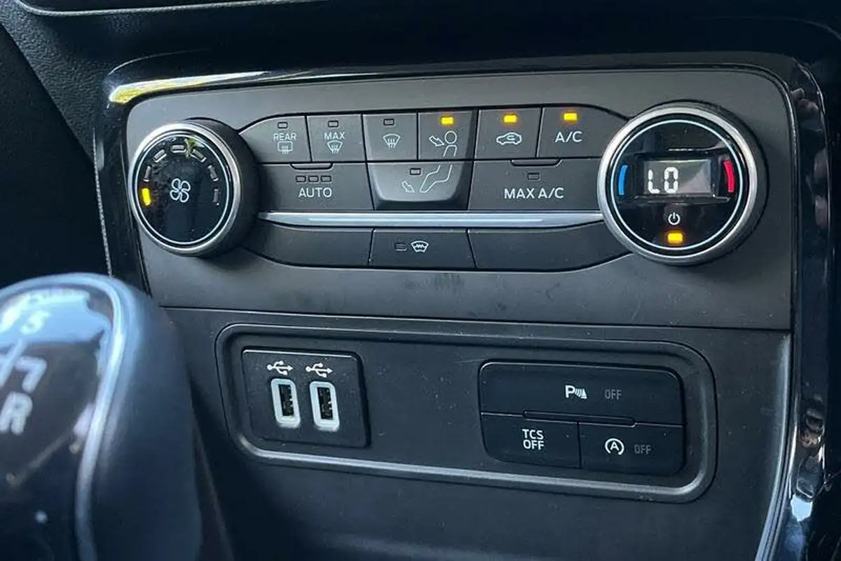 2018-ford-ecosport-10t-titanium-125ps-ss-big-29