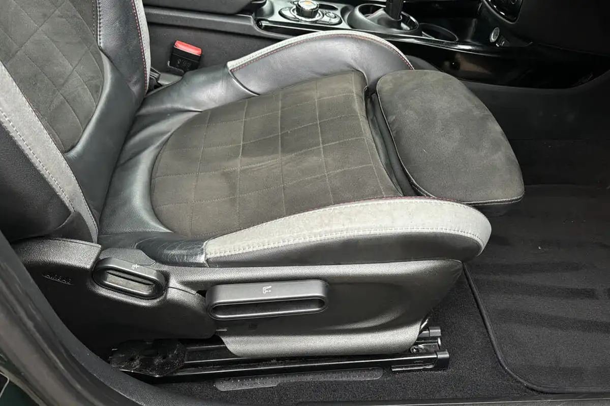 2019-mini-clubman-20-john-cooper-works-big-32
