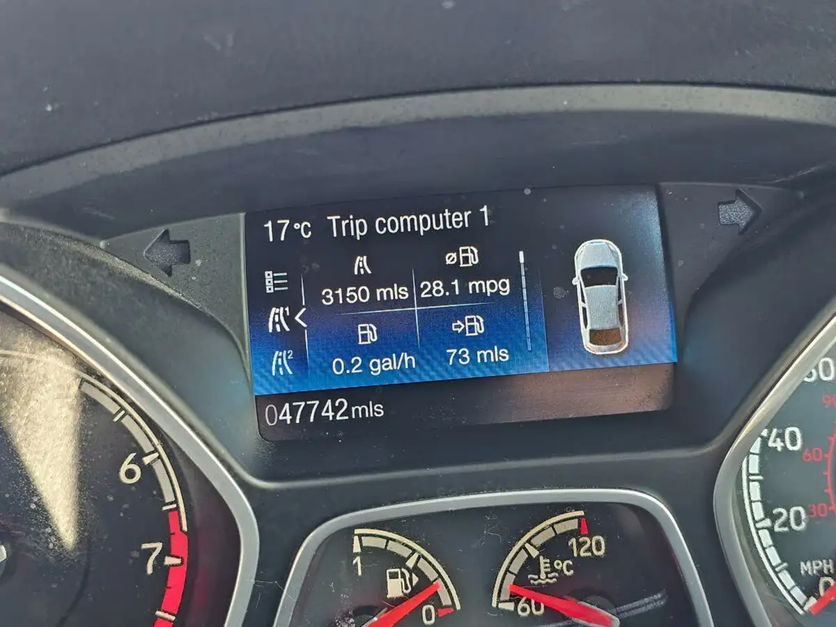 2017-ford-focus-20t-st3-hatchback-big-24