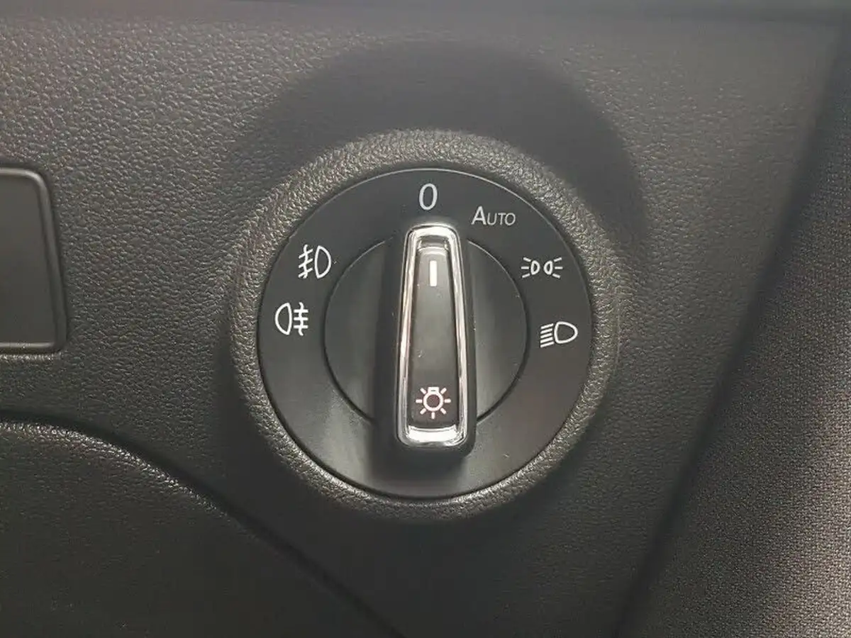 2017-seat-leon-14-tsi-xcellence-technology-hatchback-big-10