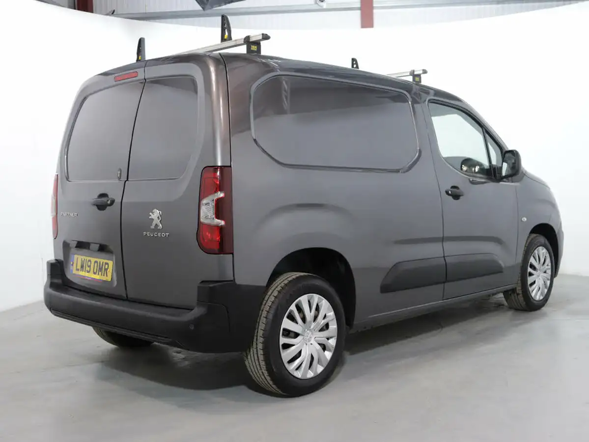 2019-peugeot-partner-16bluehdi-1000-professional-big-8