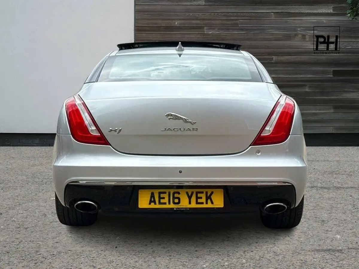 2016-jaguar-xj-series-30td-xj-luxury-swb-saloon-big-5