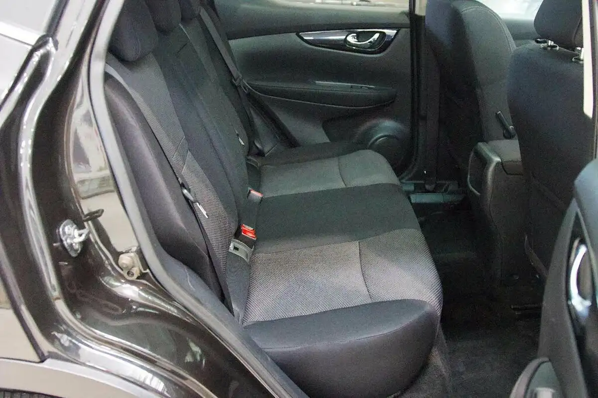 2016-nissan-qashqai-15dci-n-connecta-99g-big-12