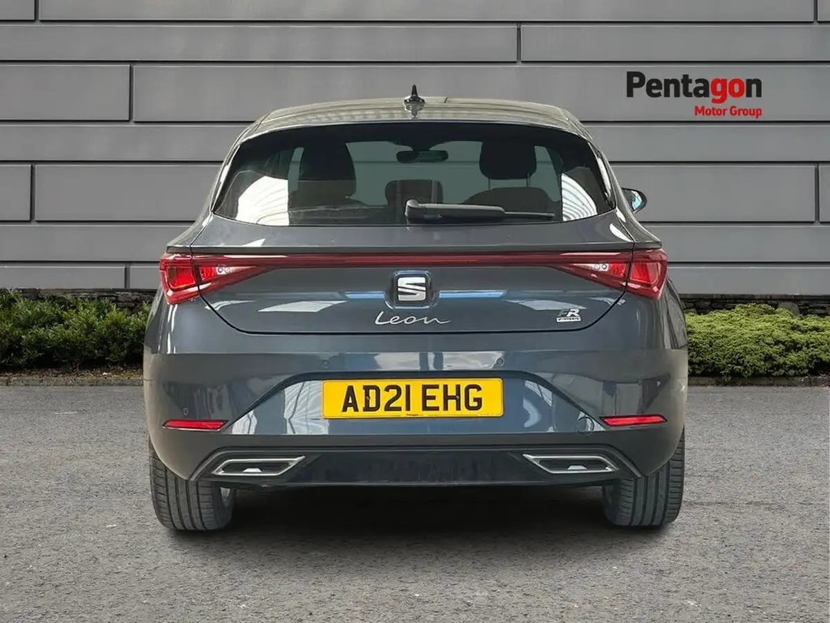 2021-seat-leon-14-e-hybrid-fr-hatchback-big-16