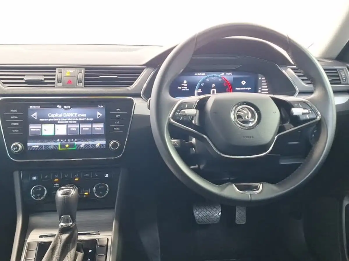 2023-skoda-superb-20tdi-se-technology-estate-dsg-big-6