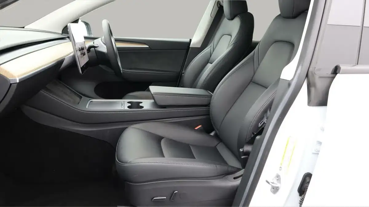 2023-tesla-model-y-e-rwd-big-13