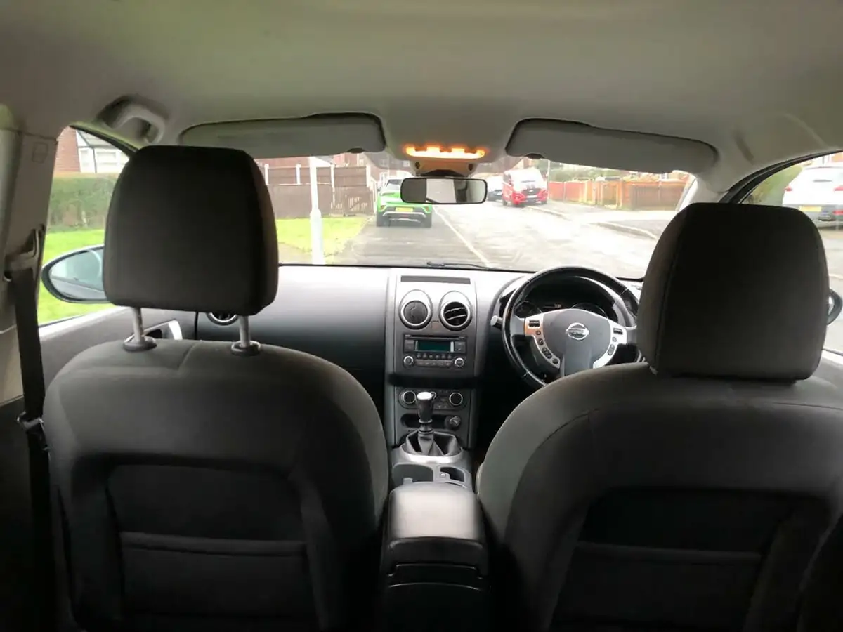 2012-nissan-qashqai-15td-acenta-big-10