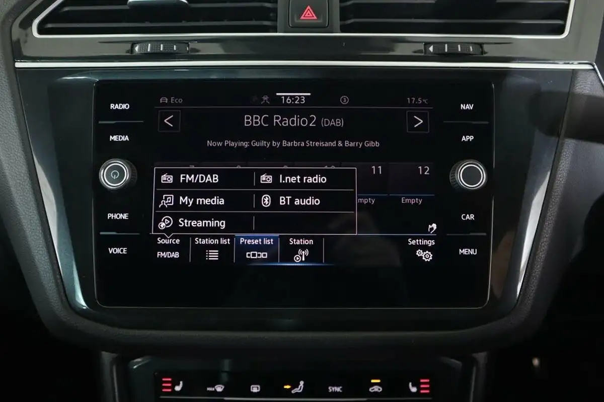 2021-volkswagen-tiguan-15-tsi-r-line-big-32