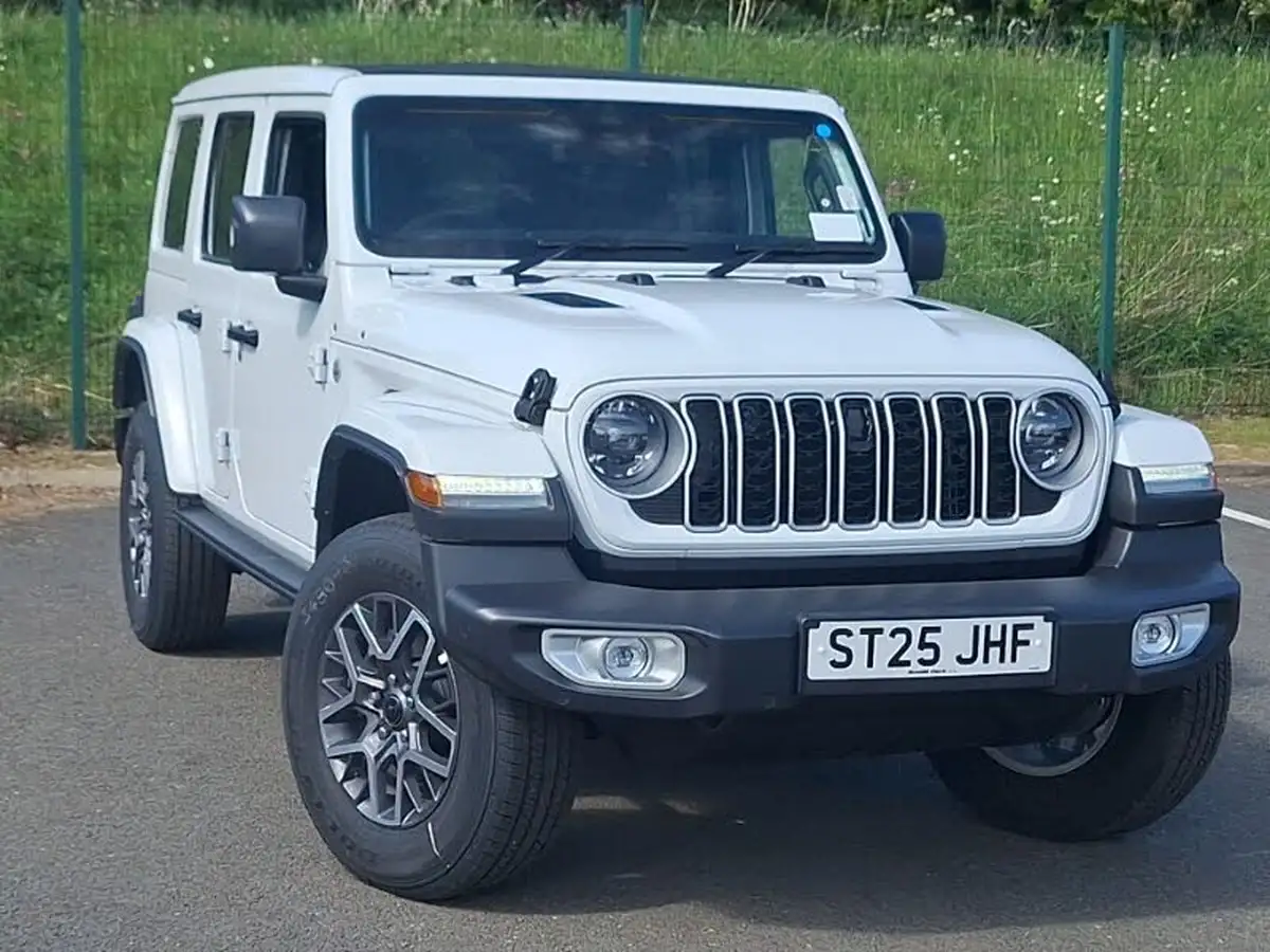 2025-jeep-wrangler-20-gme-sahara-big-0