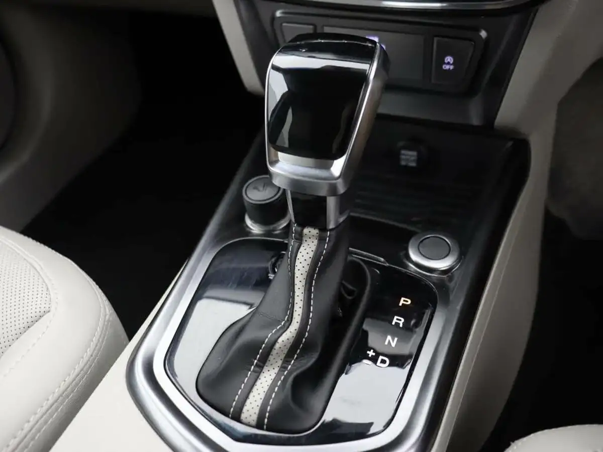 2022-kgm-ssangyong-tivoli-15-ultimate-auto-big-29