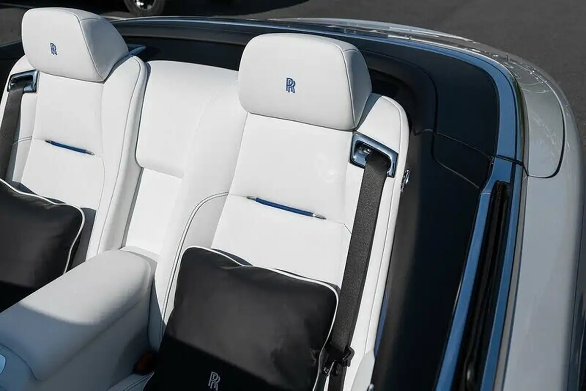 2018-rolls-royce-dawn-66-drophead-big-25