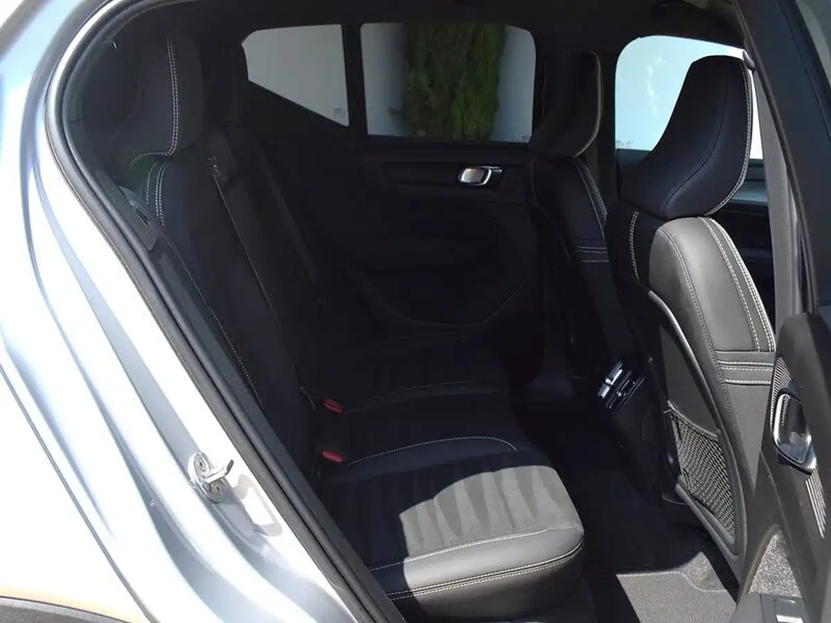 2022-volvo-xc40-20-b4-plus-awd-big-20