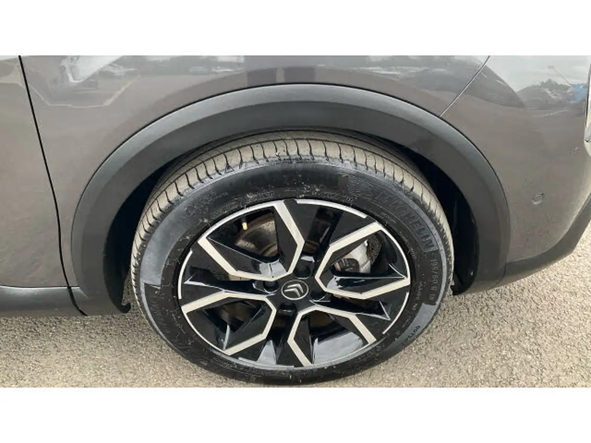 2022-citroen-c4-e-shine-big-28